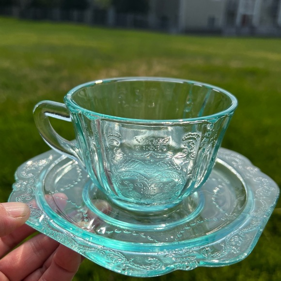1970 Indiana glass reproduction of 1930 federal depression glass Madrid pattern - Picture 1 of 3